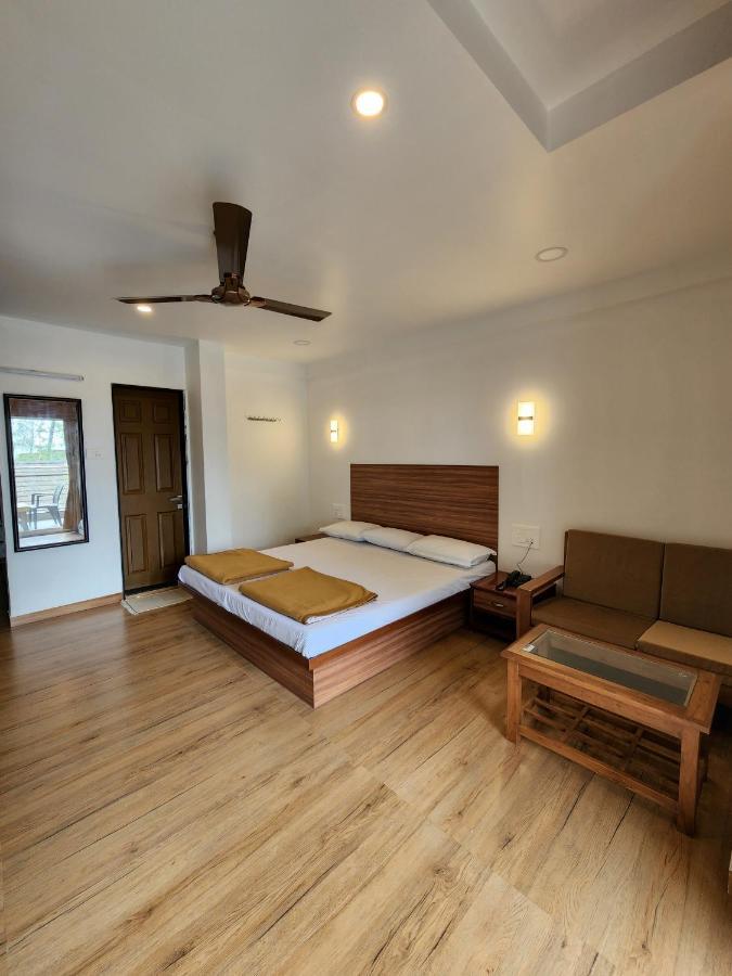 Regal Panhala Residency Hotell Eksteriør bilde