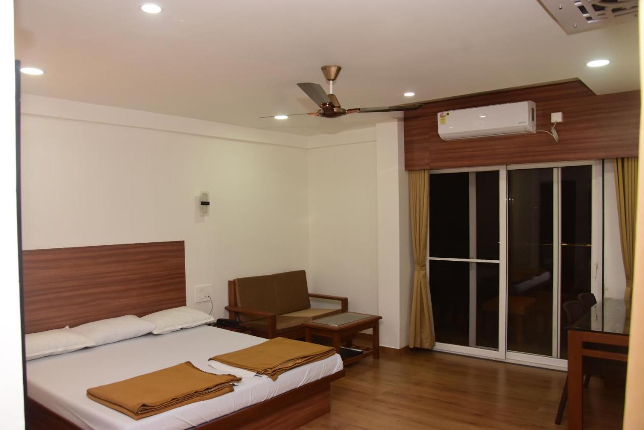 Regal Panhala Residency Hotell Eksteriør bilde