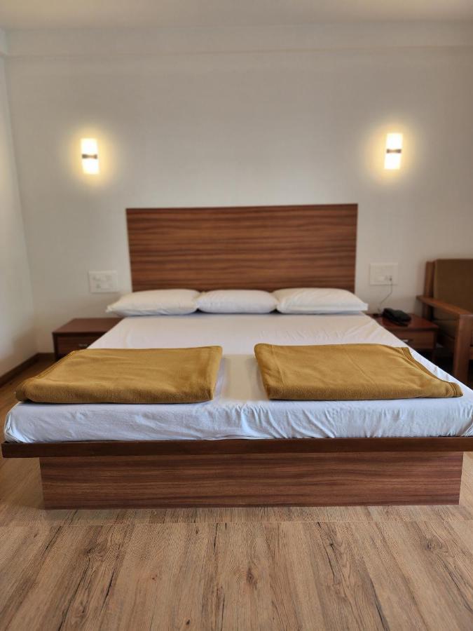 Regal Panhala Residency Hotell Eksteriør bilde